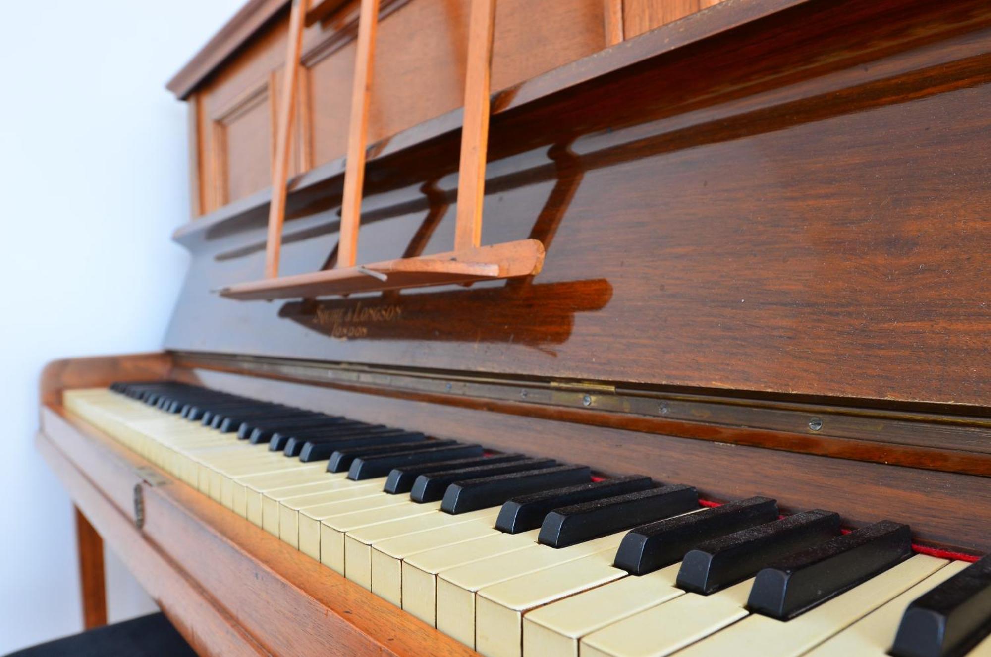 La Chambre Au Piano Tilly-sur-Seulles Bagian luar foto
